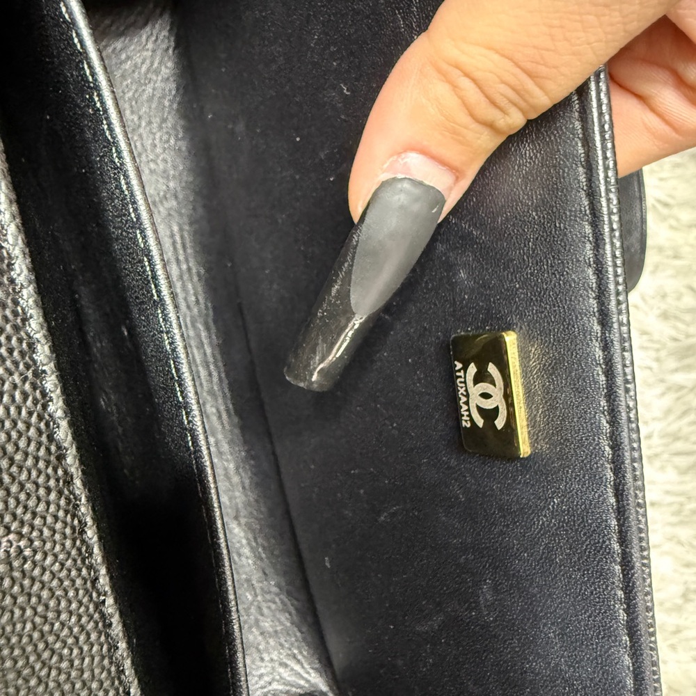 Chanel Black Quilted Leather Boy Bag - Picture 13 of 15